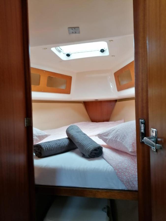 Cozy Sailboat In Barcelona!! No Showers Sant Adria de Besos Exterior foto